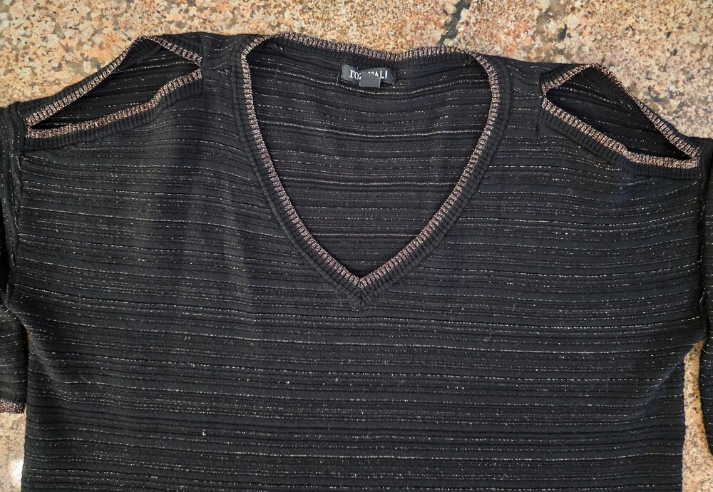 roz & ali cold shoulder top size large black metallic trim knit